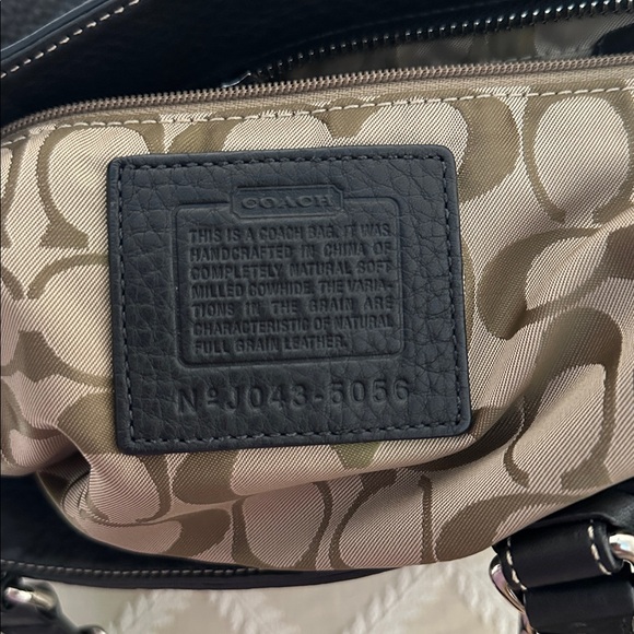 Elegant COACH Black Leather Tote Bag - Picture 11 of 11